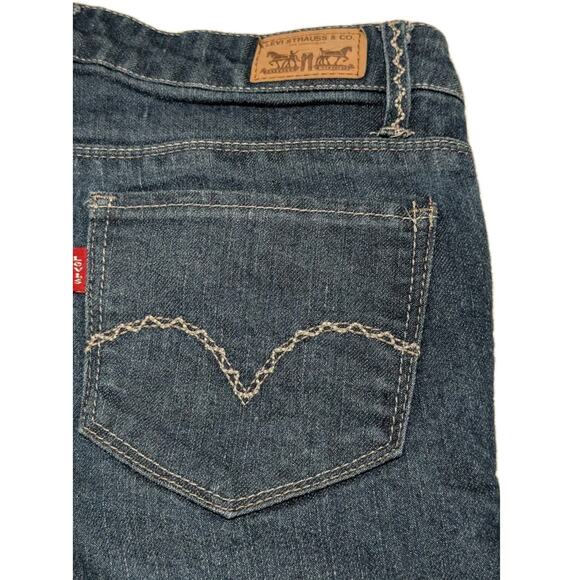 Levis Women's Bermuda Jean Short Size 3 W29, Casual Denim Shorts EUC - Picture 4 of 7